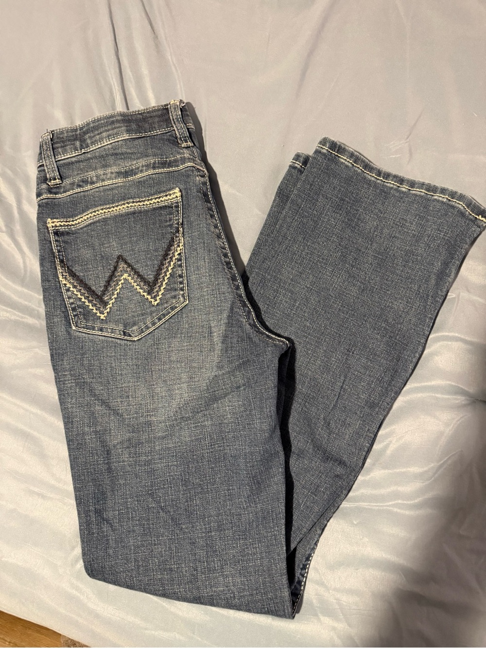 Wranglers Willow Women’s Dark Blue Bootcut Jeans with Embroidered Back Pocket